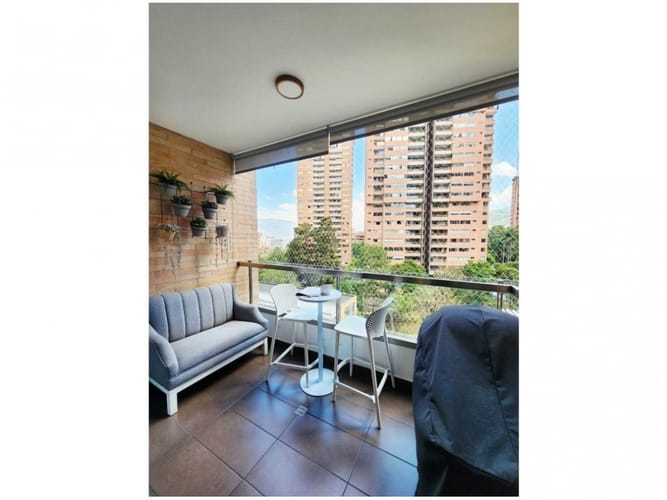 Apartamento en venta en El Poblado, Medellín · foto 6 de 15