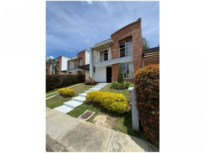 Casa de 3 alcobas en venta en Santa Elena, El Retiro, 220 m² · foto 2 de 24