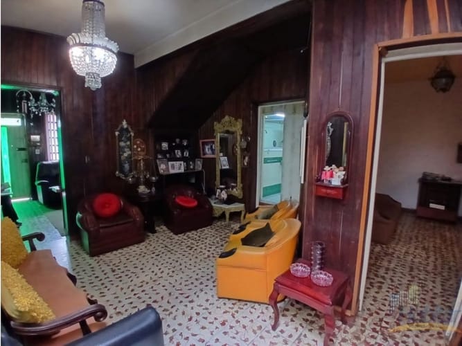 Casa de 6 alcobas en venta en Boston, Medellín, 215 m² · foto 2 de 20