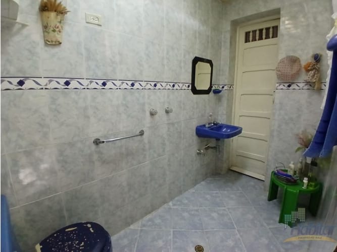 Casa de 6 alcobas en venta en Boston, Medellín, 215 m² · foto 10 de 20