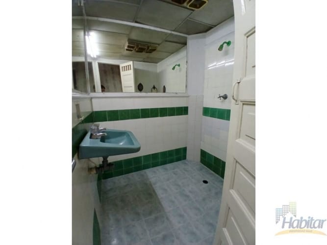 Casa de 6 alcobas en venta en Boston, Medellín, 215 m² · foto 19 de 20