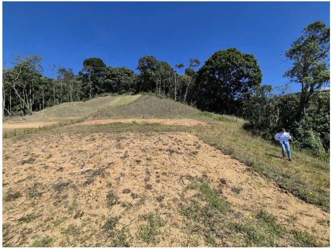 Lote en venta en Pantanillo, Envigado, 1239 m² · foto 2 de 6