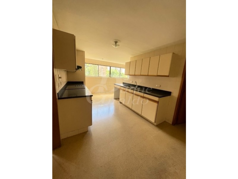 Apartamento en venta en Castropol, Medellín · foto 5 de 24