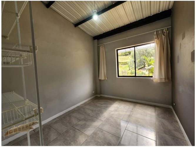 Casa de 3 alcobas en venta en San Jose, Guarne, 250 m² · foto 8 de 14
