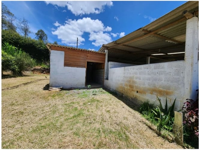 Casa de 3 alcobas en venta en San Jose, Guarne, 250 m² · foto 12 de 14