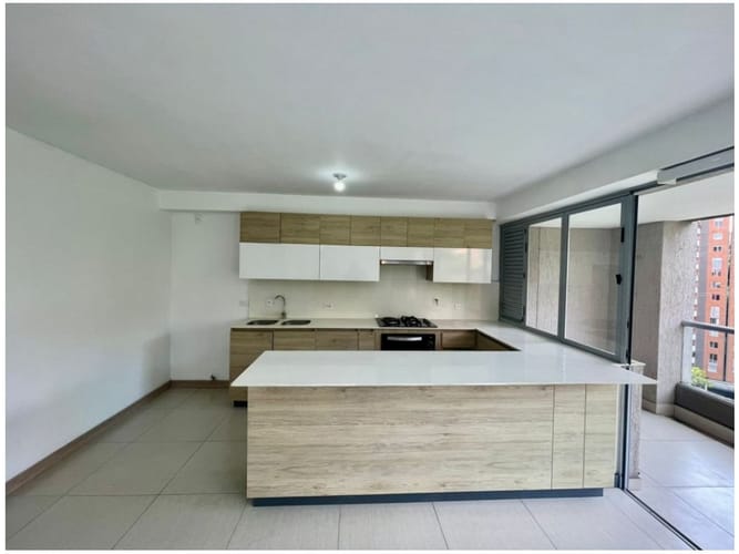 Apartamento en venta en Loma De San Julian, Medellín, 102 m² · foto 4 de 24