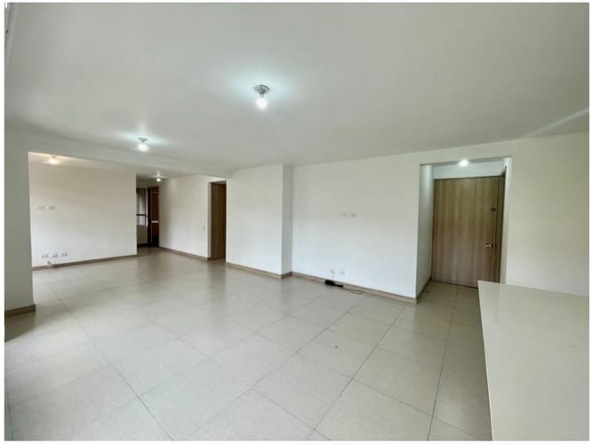 Apartamento en venta en Loma De San Julian, Medellín, 102 m² · foto 9 de 24