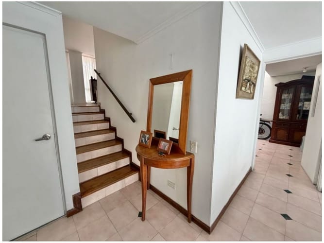 Casa de 5 alcobas en venta en Los Balsos, Medellín, 305 m² · foto 9 de 24