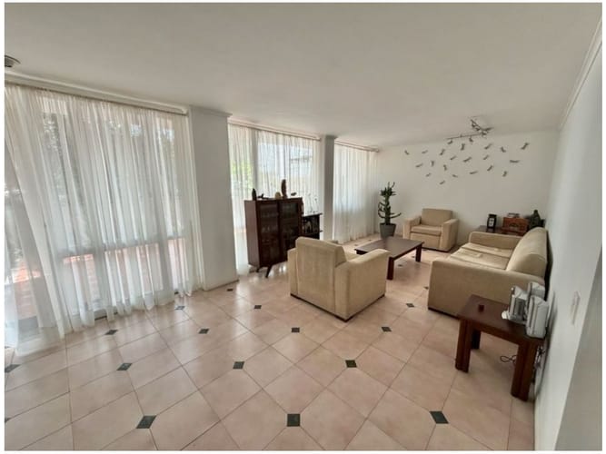 Casa de 5 alcobas en venta en Los Balsos, Medellín, 305 m² · foto 10 de 24