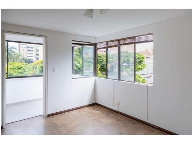 Apartamento de 3 alcobas en venta en Laureles, Medellín, 149 m² · foto 20 de 21