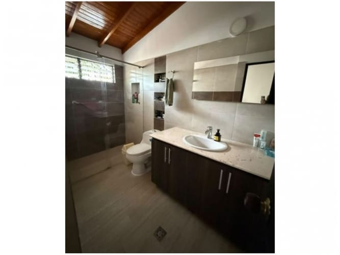 Casa de 5 alcobas en venta en Entre Amigos, Sabaneta, 166 m² · foto 11 de 24