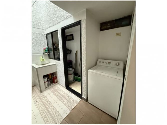 Casa de 5 alcobas en venta en Entre Amigos, Sabaneta, 166 m² · foto 17 de 24