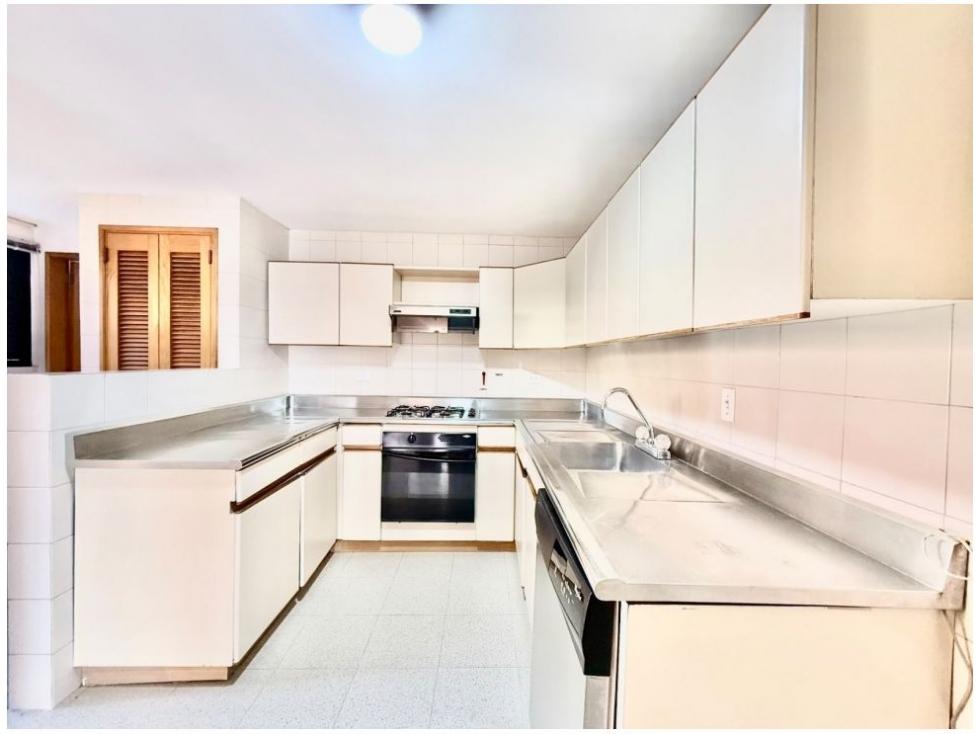 Apartamento en venta en El Tesoro, Medellín · foto 4 de 10