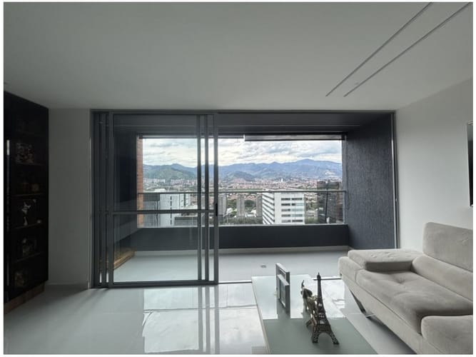 Apartamento de 3 alcobas en venta en Ciudad Del Río, Medellín, 119 m² · foto 5 de 17