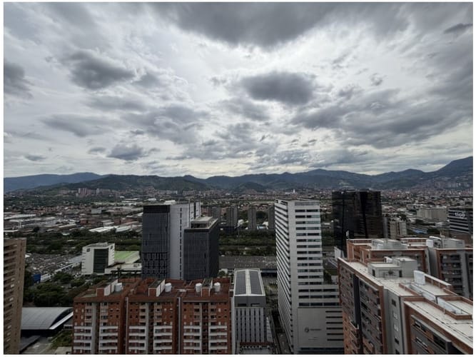 Apartamento de 3 alcobas en venta en Ciudad Del Río, Medellín, 119 m² · foto 6 de 17