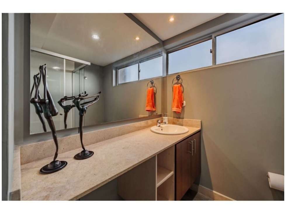 Apartamento en venta en Loma Del Escobero, Envigado · foto 23 de 24