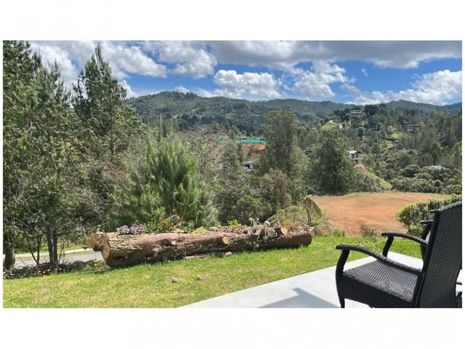 Casa de 3 alcobas en venta en Las Palmas, Envigado, 260 m² · foto 3 de 18