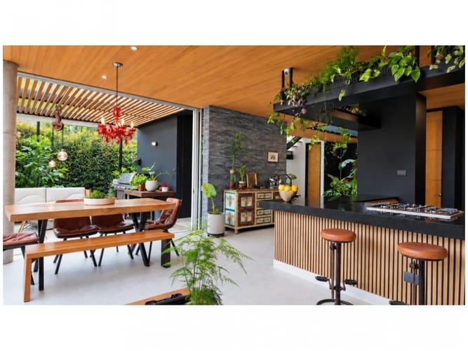 Casa de 3 alcobas en venta en Montessori, Envigado, 310 m² · foto 10 de 24