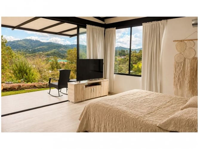 Casa de 3 alcobas en venta en Las Palmas, Envigado, 260 m² · foto 11 de 18