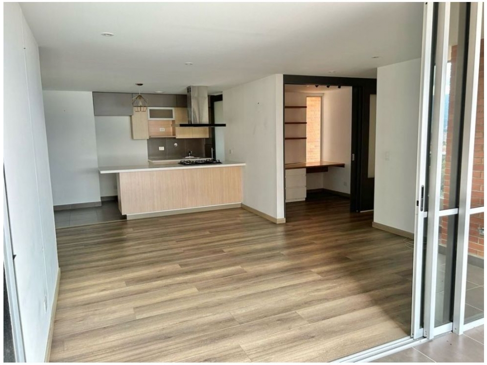 Apartamento en venta en Loma Del Esmeraldal, Envigado · foto 4 de 24