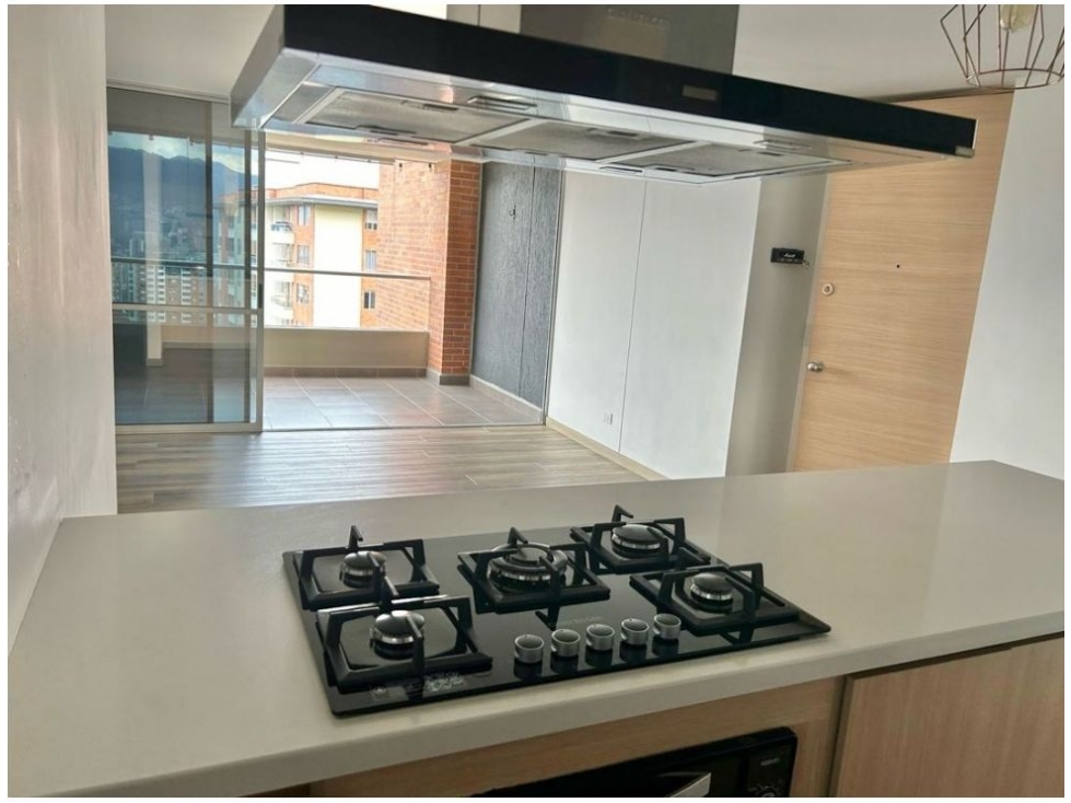 Apartamento en venta en Loma Del Esmeraldal, Envigado · foto 6 de 24