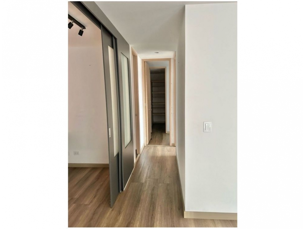Apartamento en venta en Loma Del Esmeraldal, Envigado · foto 10 de 24
