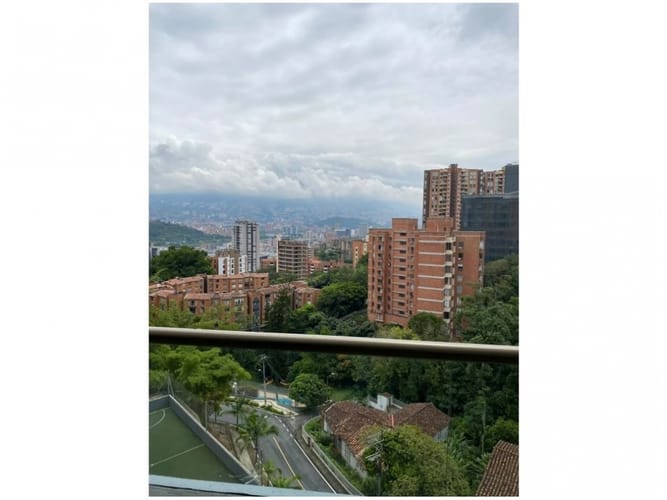 Apartamento de 3 alcobas en venta en El Poblado, Medellín, 92 m² · foto 2 de 19