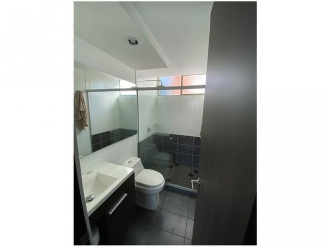 Apartamento de 3 alcobas en venta en El Poblado, Medellín, 92 m² · foto 18 de 19