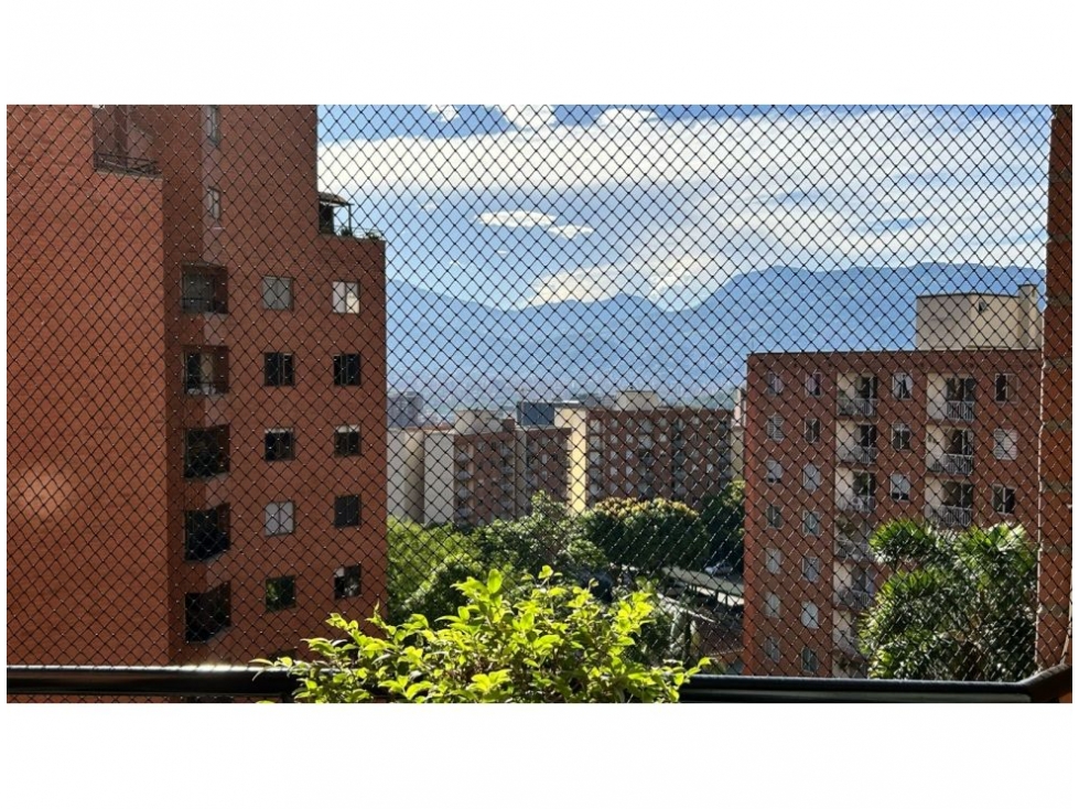 Apartamento en venta en Castropol, Medellín · foto 3 de 21