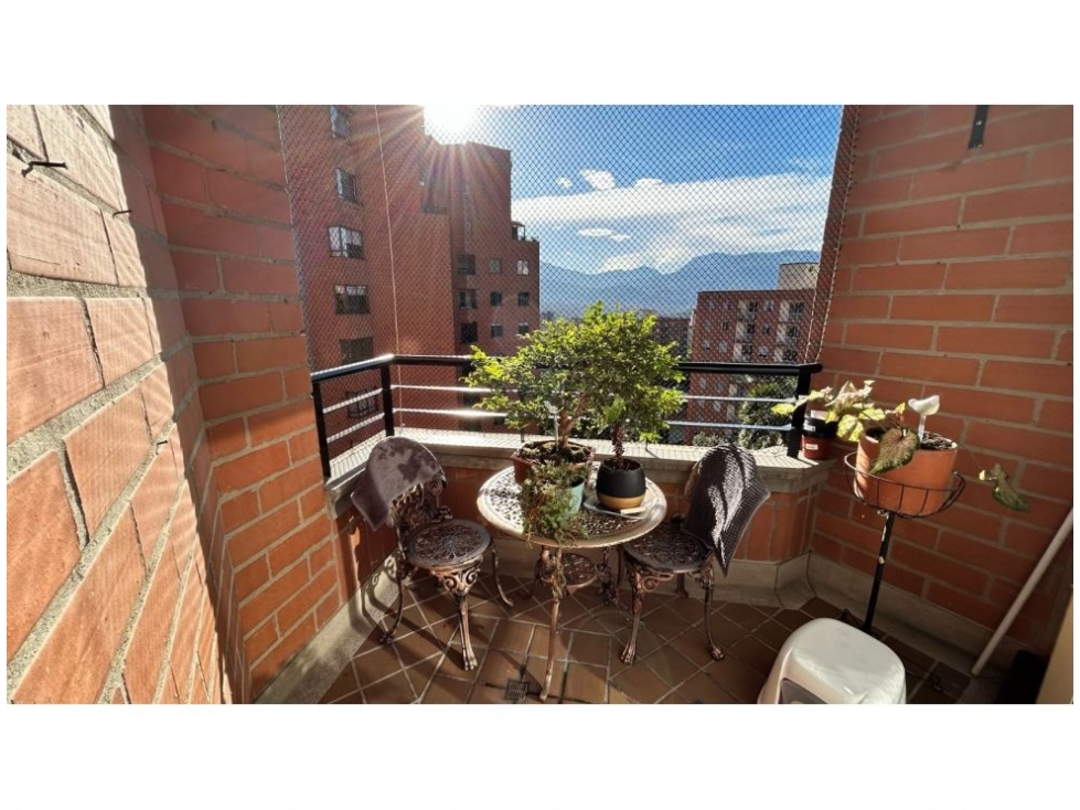 Apartamento en venta en Castropol, Medellín · foto 4 de 21