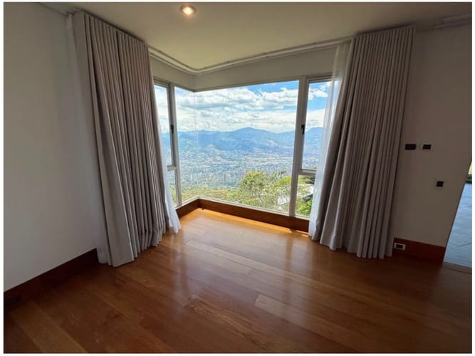 Casa de 3 alcobas en venta en Las Palmas, Medellín, 543 m² · foto 17 de 24