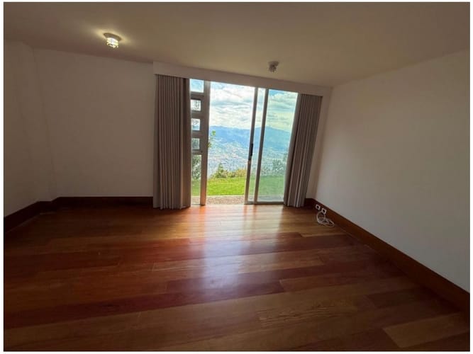 Casa de 3 alcobas en venta en Las Palmas, Medellín, 543 m² · foto 20 de 24