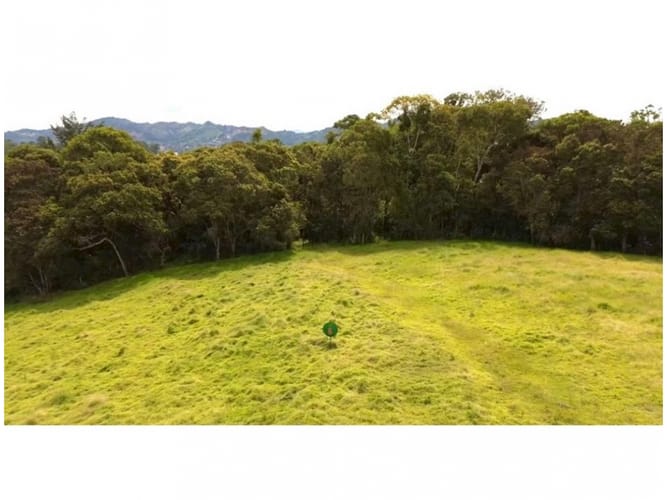 Lote en venta en La Ceja, 1210 m² · foto 3 de 11
