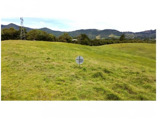 Lote en venta en La Ceja, 1210 m² · foto 4 de 11