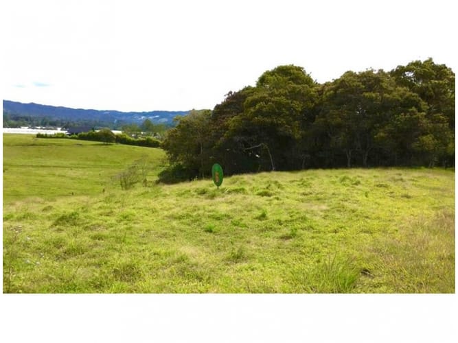Lote en venta en La Ceja, 1210 m² · foto 5 de 11