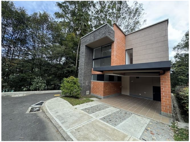 Casa de 2 alcobas en venta en Santa Elena, El Retiro, 142 m² · foto 2 de 24