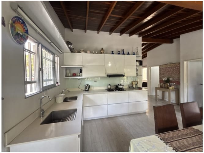 Casa de 6 alcobas en venta en Laureles, Medellín, 212 m² · foto 4 de 19