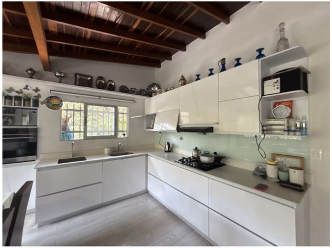 Casa de 6 alcobas en venta en Laureles, Medellín, 212 m² · foto 6 de 19