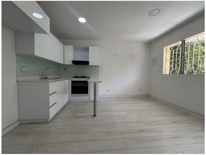 Casa de 6 alcobas en venta en Laureles, Medellín, 212 m² · foto 9 de 19