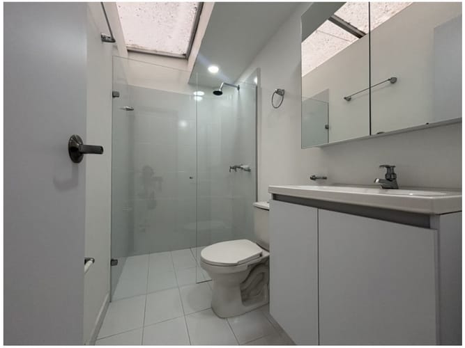 Casa de 6 alcobas en venta en Laureles, Medellín, 212 m² · foto 11 de 19