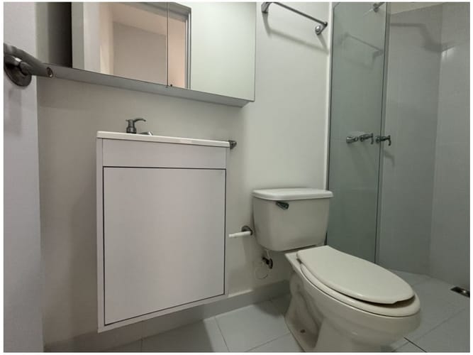 Casa de 6 alcobas en venta en Laureles, Medellín, 212 m² · foto 14 de 19