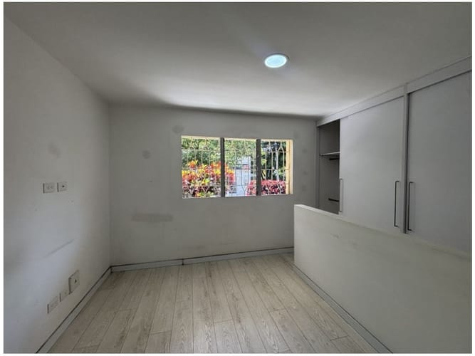 Casa de 6 alcobas en venta en Laureles, Medellín, 212 m² · foto 16 de 19