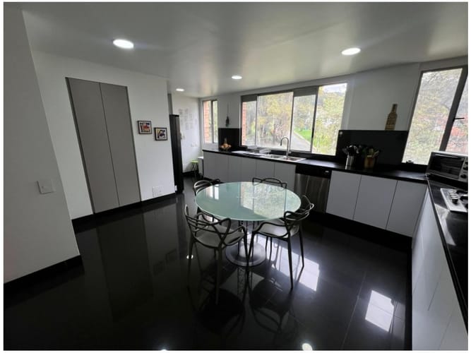 Apartamento de 3 alcobas en venta en Cerros De Suba, Bogotá, 295 m² · foto 18 de 19