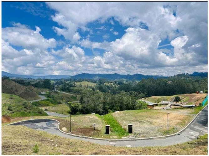 Lote en venta en Pantanillo, El Retiro, 878 m² · foto 2 de 11