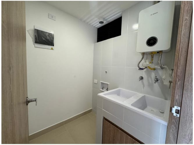 Apartamento de 3 alcobas en venta en Lorena, Medellín, 94 m² · foto 7 de 24