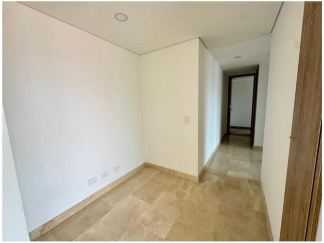 Apartamento de 3 alcobas en venta en Lorena, Medellín, 94 m² · foto 10 de 24