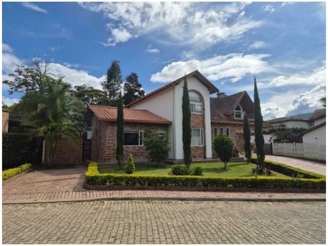 Casa de 4 alcobas en venta en Otu, El Retiro, 323 m² · foto 2 de 24