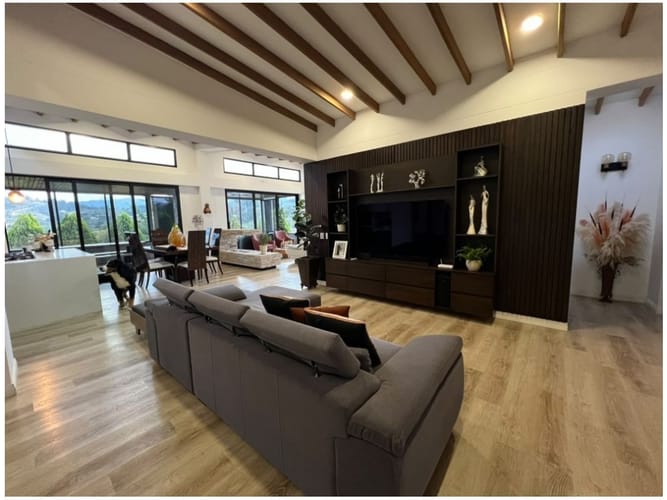 Casa de 3 alcobas en venta en Pantanillo, El Retiro, 300 m² · foto 2 de 24