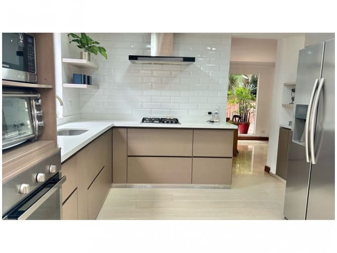 Casa de 4 alcobas en venta en San Lucas, Envigado, 373 m² · foto 8 de 20