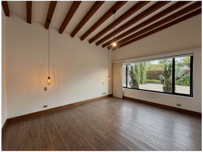 Casa de 5 alcobas en venta en Llano Grande, Rionegro, 380 m² · foto 7 de 10